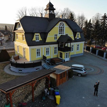 Vila Demanova ลิฟตอฟสกีมิคูลาช ภายนอก รูปภาพ